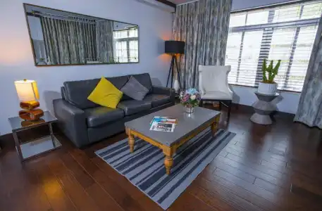 Lincoln Arms Suites - 11
