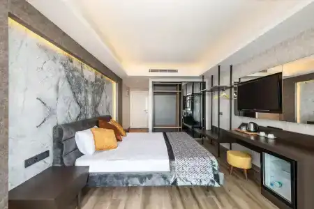 Elite Luxury Suite & Spa - 53