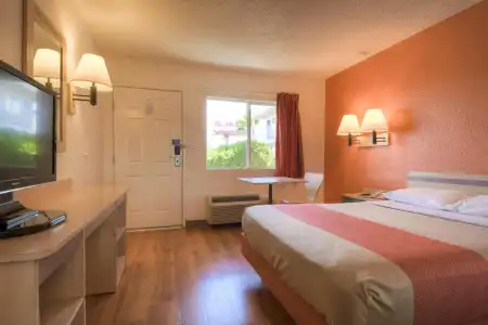 Motel 6 Las Vegas, NV - Boulder Highway - 2