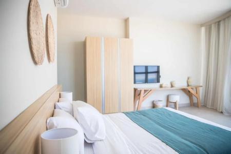 Redcon Suites - 352