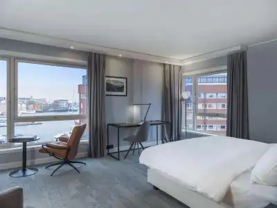 Radisson Blu, - 36