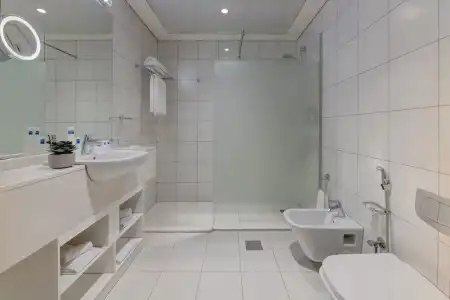 Tryp by Wyndham Abu Dhabi City Center - 20