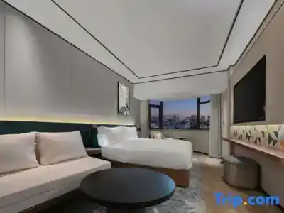 Hilton Garden Inn West Lake - 69