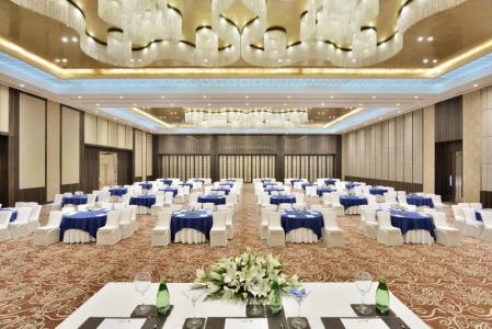 Taj & Convention Centre, Agra - 12