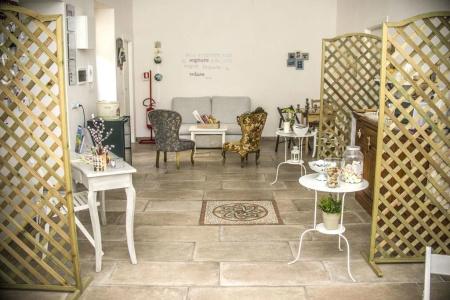 Lady B bed & breakfast - 16
