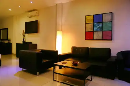 East Suites - 163