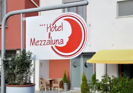 Mezzaluna - 15