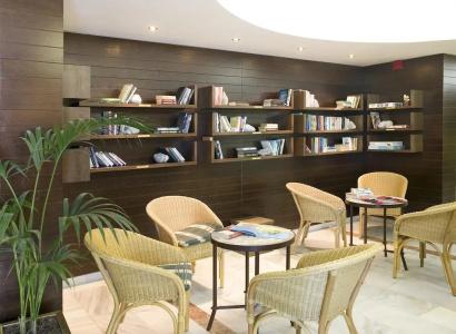 Sunset Beach Club Apartments - 24