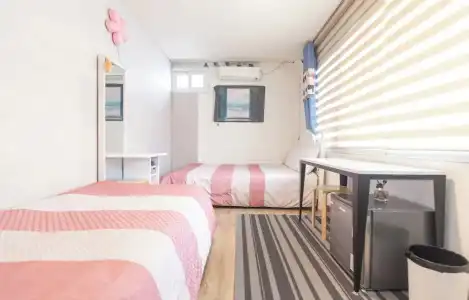 Hongdae Style Guesthouse - 85
