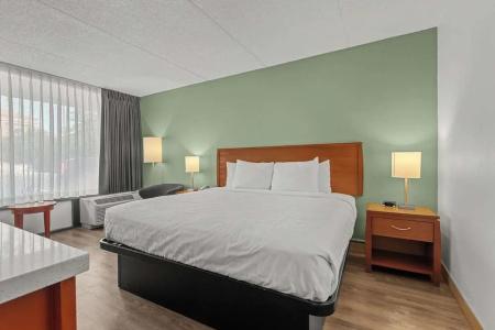 Vagabond Inn Executive Old Town - 36