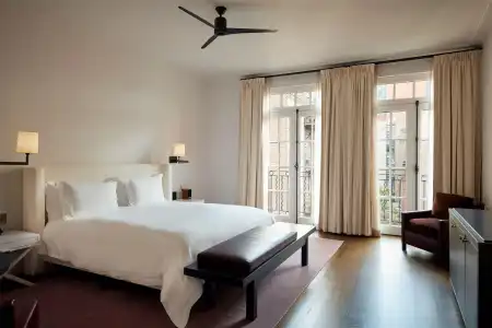 The Mercer - 23