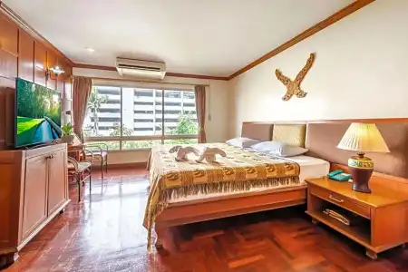 Royal Ivory Sukhumvit Nana - 81
