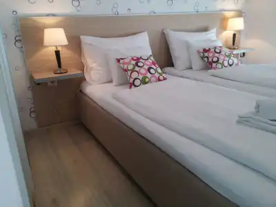 SmartStay Johnny - 1