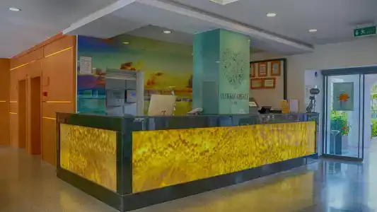 Club Aqua Plaza - 1