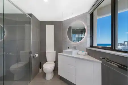 Surfers Century Oceanside Apartments - 213