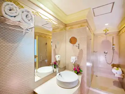 Kingston Suites - 17