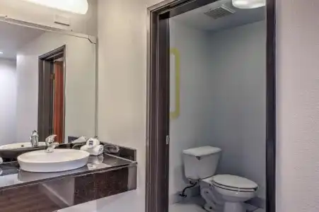 Motel 6 Dallas, TX - Northwest - 38