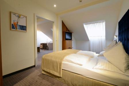 HiLight Suites - 26