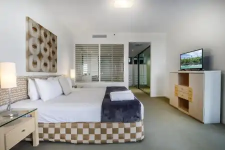 Ultra Broadbeach - 205