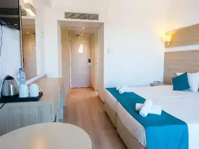 Kapetanios Bay - 107