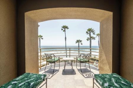 Pacific Terrace - 94