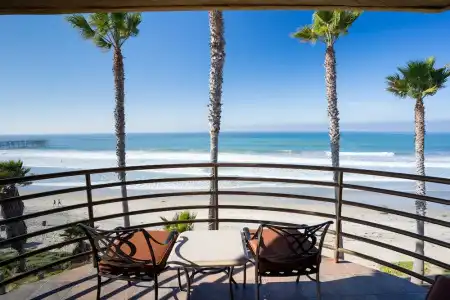 Pacific Terrace - 137