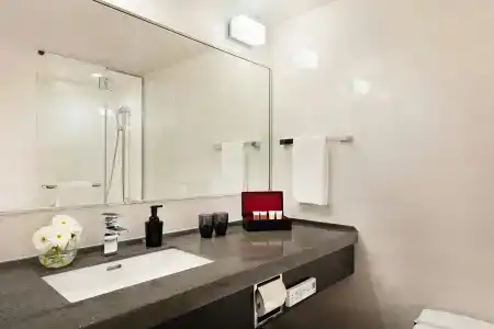 Courtyard by Marriott Shin-Osaka Station - 37