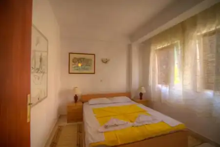 LaRos Apartments - 98