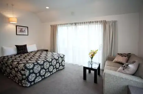 Cable Court Motel - 98