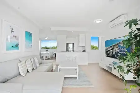 Crystal Bay on the Broadwater - 365