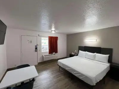 Motel 6 Orange, CA - Anaheim - 2