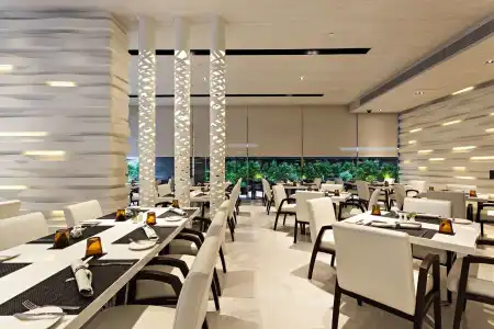 Hyatt Place Bangkok Sukhumvit 1 - 11