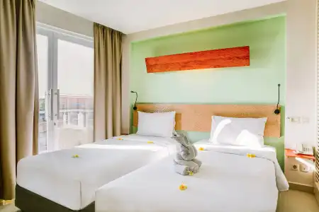 HARRIS & Residence Riverview Kuta Bali - 8