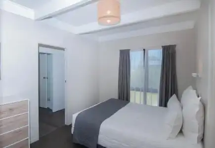 Whispering Sands Motel - 76
