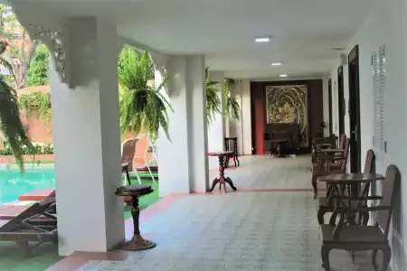 White Boutique and Spa - 23