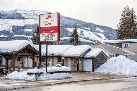 Swiss Chalet Motel - 46