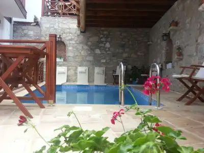 Amazon Petite Palace - 12