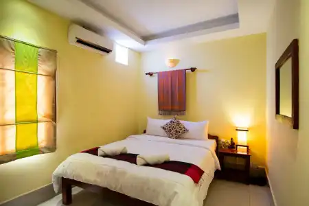 River Retreat Boutique - 1