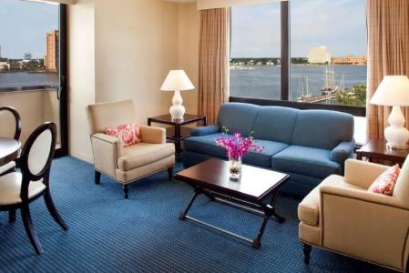 Sheraton Norfolk Waterside - 67