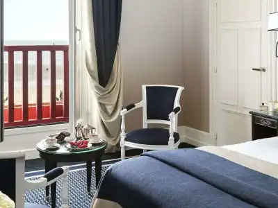 Hôtel Barrière l'Hermitage - 3