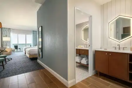 DoubleTree by Hilton Ocean City Oceanfront - 72