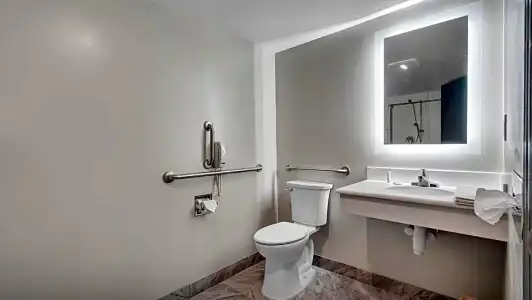 Days Inn & Suites by Wyndham Niagara Falls/Buffalo - 39