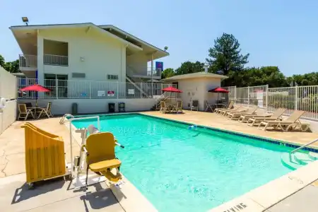 Motel 6 Redding, CA - Central - 11