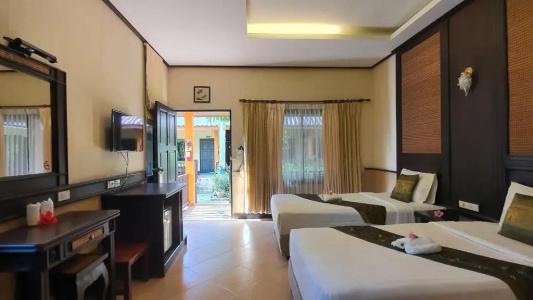 Penny's Resort - 3
