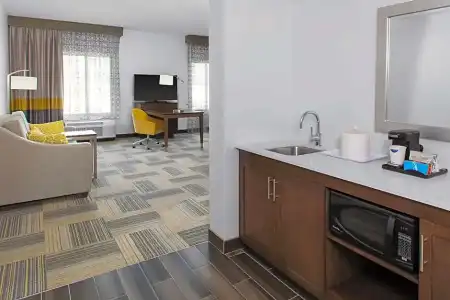Hampton Inn & Suites Los Angeles/Hollywood - 54