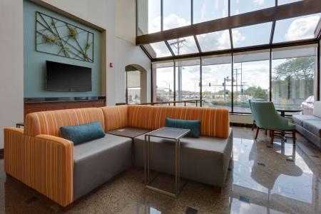 Drury Inn & Suites Columbia Stadium Boulevard - 2