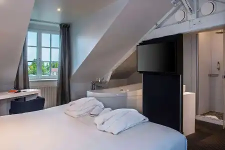 Best Western Le Cheval Blanc - Vieux Port - 185