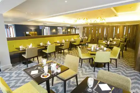 DoubleTree by Hilton Bristol North - 38