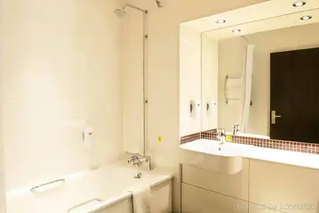 Premier Inn London Hendon - The Hyde - 6