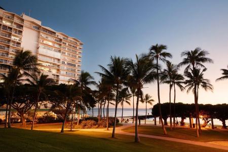 Waikiki Shore by OUTRIGGER - 14